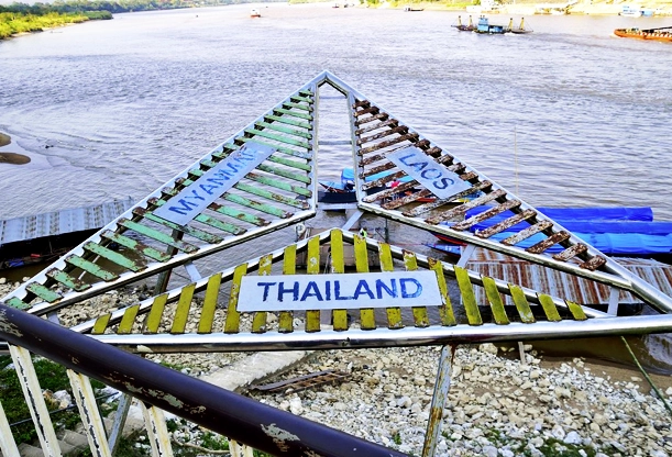 Tam Giác Vàng: Bí Mật Đầu Tư Sinh Lời Vượt Trội 2026