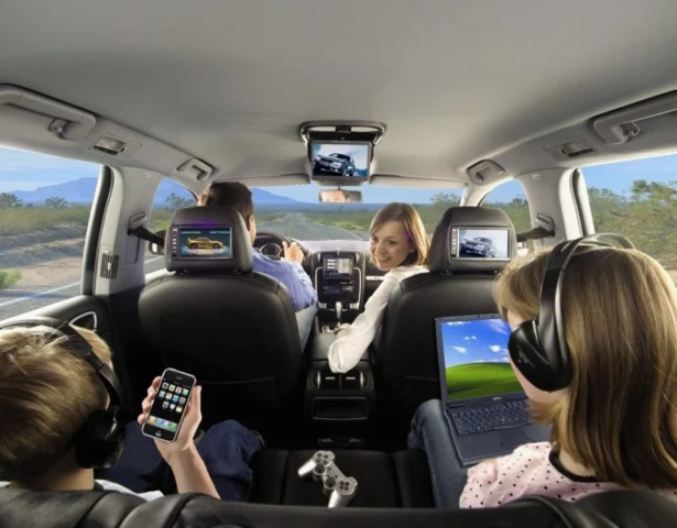 Taxi Đi Tỉnh: Trải Nghiệm Di Chuyển Thuận Tiện & An Toàn 2026 Thuê xe 5 chỗ đi lễ hội