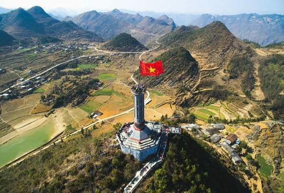 Toàn cảnh Cao nguyên đá Đồng Văn nhìn từ trên cao