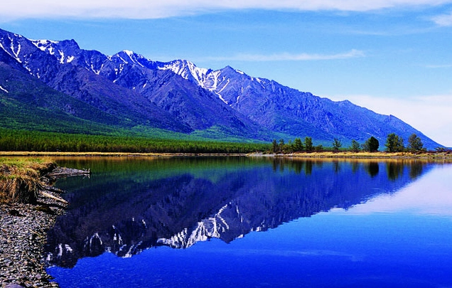 Toàn cảnh hồ Baikal hùng vĩ