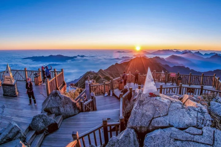 Toàn cảnh thung lũng Sapa nhìn từ trên cao