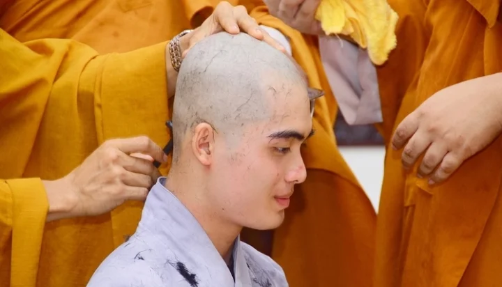 Xuất Gia Là Gì? Ý Nghĩa Sâu Sắc Và Con Đường Giải Thoát Xuất Gia Là Gì? Ý Nghĩa Sâu Sắc Và Con Đường Giải Thoát